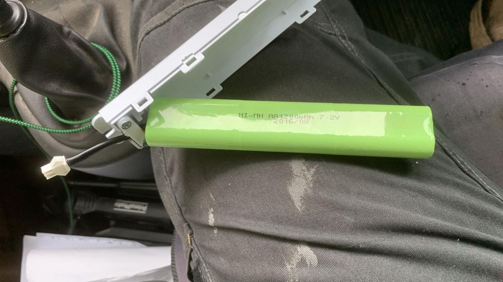 6/1AAM2-3-C With C009F-REV Connector 7.2V 2300Ma ( Suitable for 1200MA )