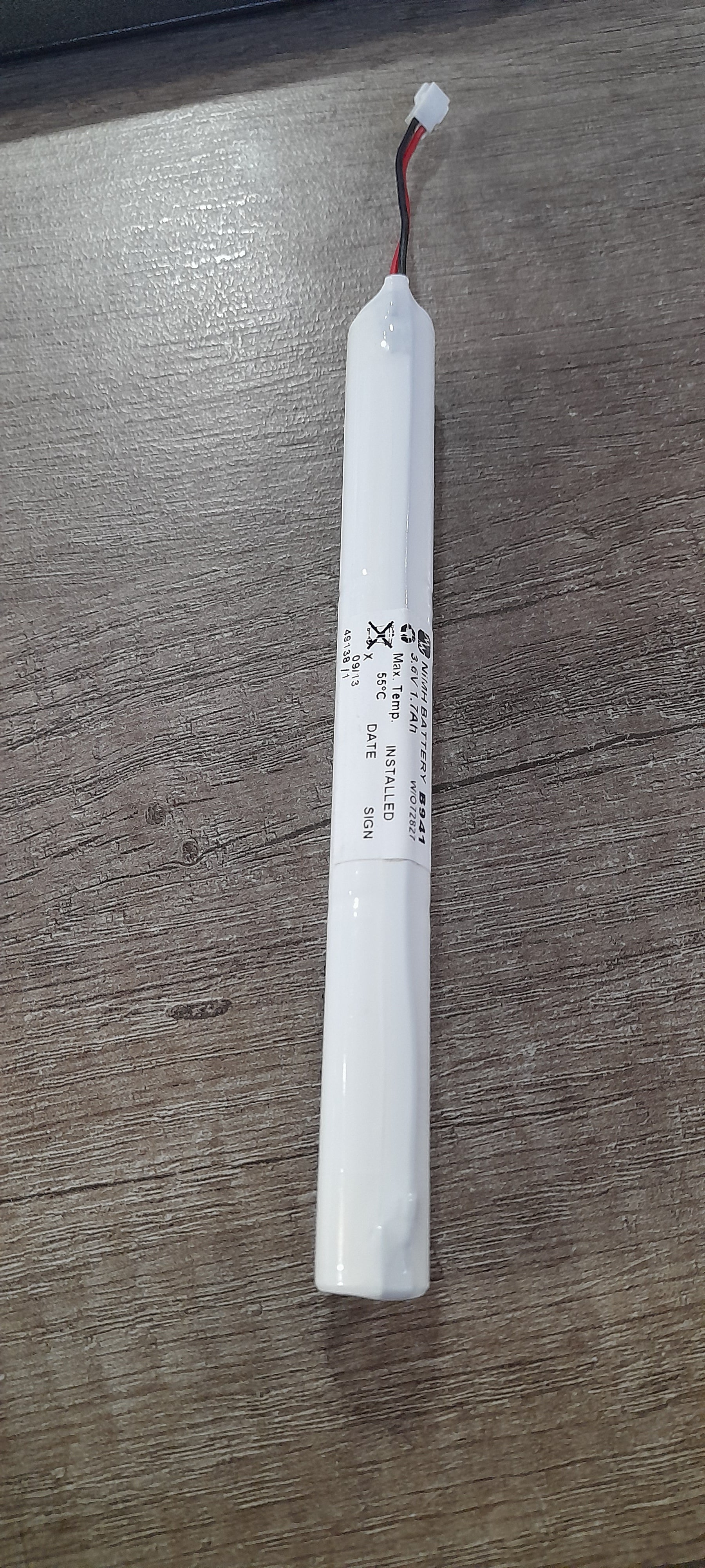 Similar to the Mackwell B941 3/1AAM2-3-B-C020F-R Emergency Batteries Mackwell - Easy Control Gear