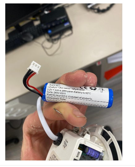 LP3.2V1.5AH-6  3.2V 1.5Ah Stick  3 Way