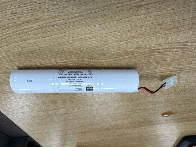3/4000DHB C002M Connector / NCD34SS/JST2 Emergency Batteries One Lux - Easy Control Gear