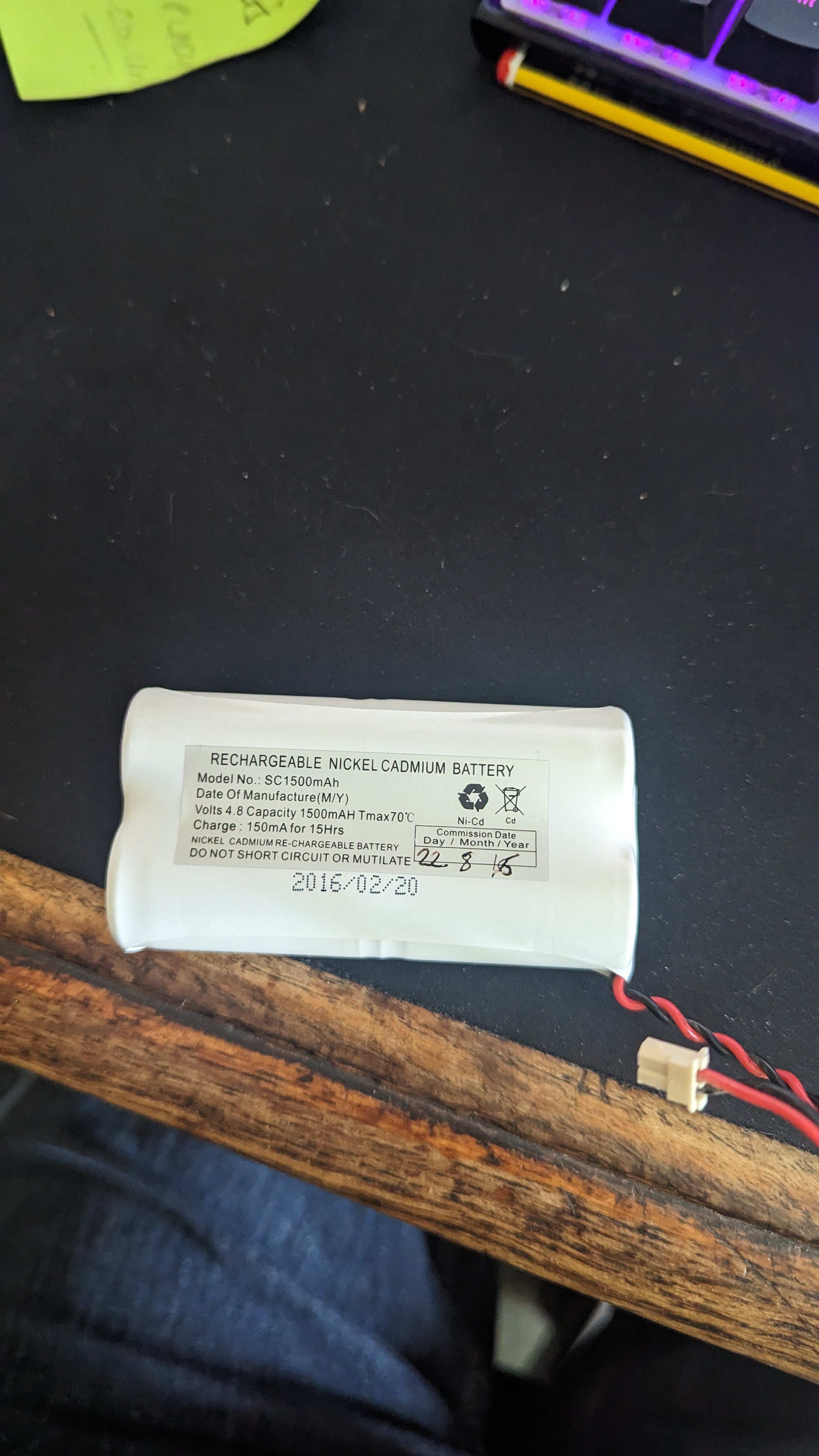 4/1SCH1-6-C-C008F Sub C Ni-CD 4.8V 1.6Ah C/W C008F Connector Emergency Batteries Easy Control Gear - Easy Control Gear